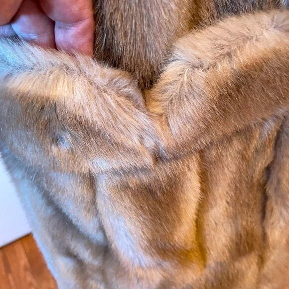 VINTAGE FAWN MINK FAUX FUR COAT BY MINCARA STYLED BY RUSSEL TAYLOR - Picture 5 of 11